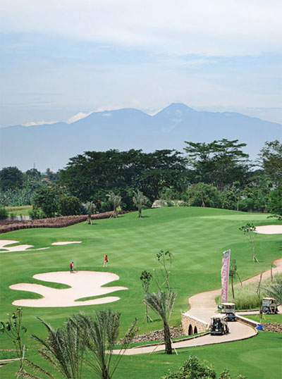 Royale Jakarta Golf Club, golf courses in indonesia, indonesian, aceh, bali, nusa tenggara, batam, bintan, irian jaya, java,jakarta, kalimantan, krakatoa, sulawesi,sumatra, surabaya, bogor, bandung, surakarta, yogyakarta, far east, golf, golf clubs, golf club, golf courses, golf course database, golf course, golf course guide, golf course directory, golf,course information, address, places to play, where can I play, visitor, visitors